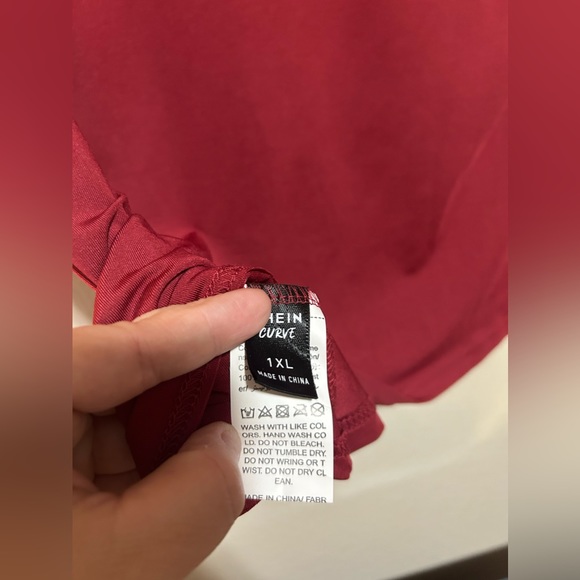 NWOT- SHEIN Maroon w/ black lace short sleeve blouse- size L(says1xl) - Picture 7 of 9